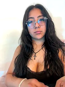 Snapshot of Dafne_se chatting on December 17, 2025, 1:44 am Dafne se online show from December 17, 2025, 1:44 am