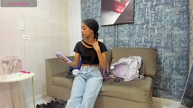 Brizza H033 online show from December 16, 2025, 9:09 pm