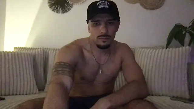 lorenzoca9897 online show from March 11, 2026, 11:00 pm