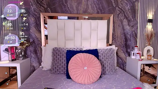 Caroline foster1 online show from December 17, 2025, 12:11 pm