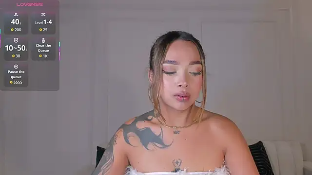 Snapshot of AmbarOwens chatting on December 3, 2025, 4:42 am AmbarOwens online show from December 3, 2025, 4:42 am