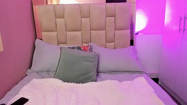 Snapshot of Nana__S chatting on December 14, 2025, 3:01 am Nana S online show from December 14, 2025, 3:01 am