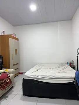 Snapshot of Lillith_Bloom chatting on April 16, 2026, 12:17 pm Lillith Bloom online show from April 16, 2026, 12:17 pm