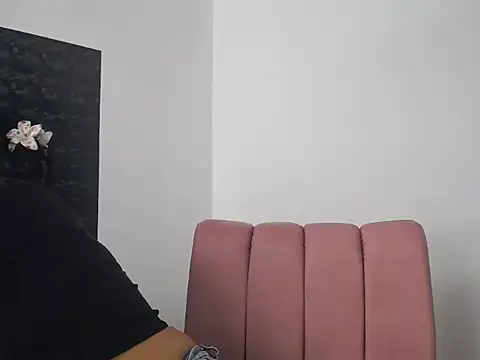 Snapshot of Alanaa_Sweet- chatting on December 16, 2025, 7:19 pm Alanaa Sweet- online show from December 16, 2025, 7:19 pm