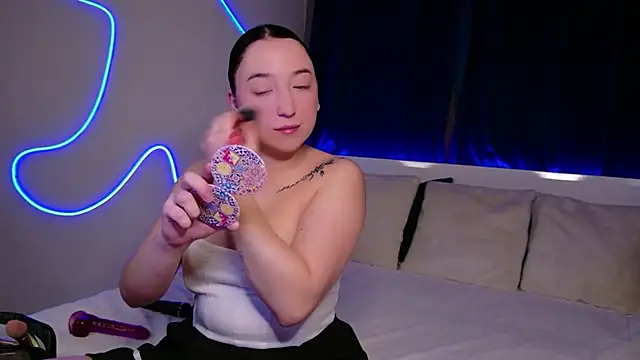 Snapshot of AVA_MAXX chatting on December 1, 2025, 5:45 am AVA MAXX online show from December 1, 2025, 5:45 am