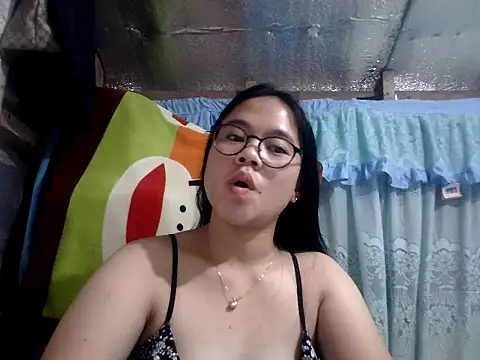Snapshot of xxdreamgirl69 chatting on May 3, 2026, 10:05 pm xxdreamgirl69 online show from May 3, 2026, 10:05 pm