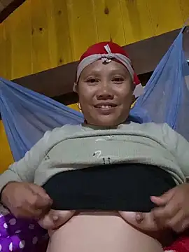 Snapshot of LeoPet2x chatting on December 5, 2025, 1:36 am LeoPet2x online show from December 5, 2025, 1:36 am