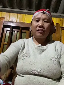 Snapshot of LeoPet2x chatting on December 5, 2025, 1:42 pm LeoPet2x online show from December 5, 2025, 1:42 pm