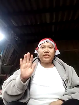 Snapshot of LeoPet2x chatting on December 14, 2025, 9:03 am LeoPet2x online show from December 14, 2025, 9:03 am