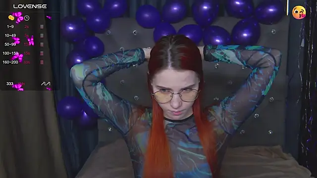 Snapshot of Emily_Kente chatting on December 4, 2025, 1:04 am Emily Kente online show from December 4, 2025, 1:04 am