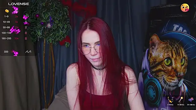 Snapshot of Emily_Kente chatting on December 14, 2025, 12:49 am Emily Kente online show from December 14, 2025, 12:49 am