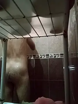 Snapshot of Yles13 chatting on December 14, 2025, 10:14 pm Yles13 online show from December 14, 2025, 10:14 pm