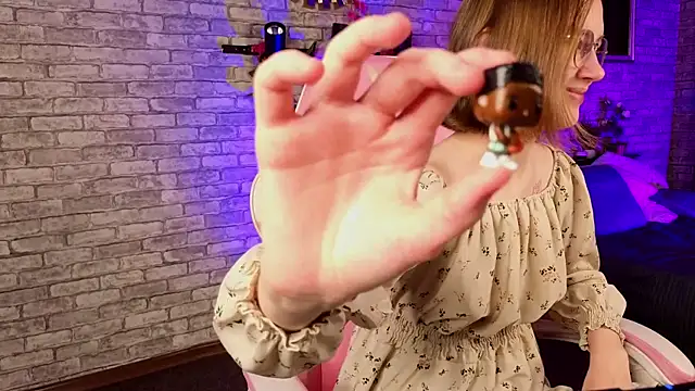 Snapshot of Mia_Mooore chatting on December 5, 2025, 1:52 pm Mia Mooore online show from December 5, 2025, 1:52 pm