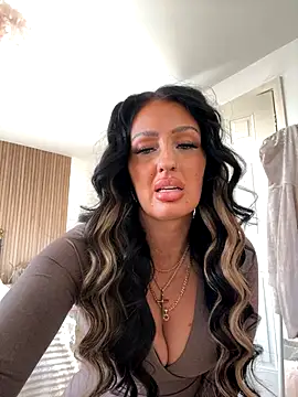 Lolaxox  online show from December 19, 2025, 11:28 am