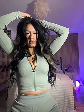 Lolaxox  online show from January 9, 2026, 6:10 pm