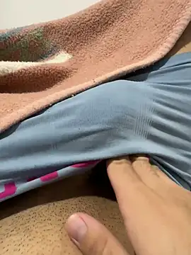 Davisuarez online show from December 22, 2025, 1:13 am