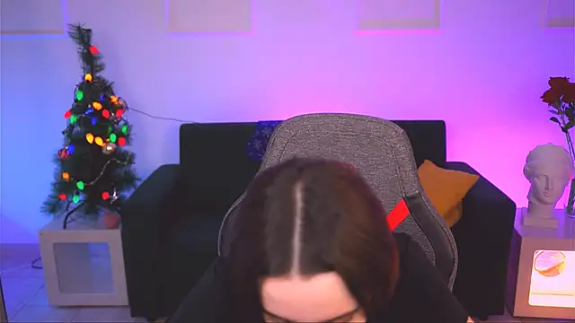 KateWillows online show from December 20, 2025, 4:19 am