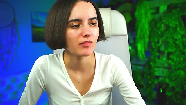 KateWillows online show from March 10, 2026, 8:19 am