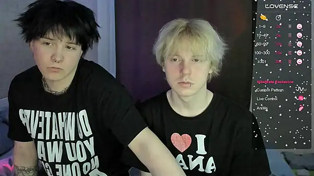 Snapshot of miya_meow_miku chatting on December 4, 2025, 3:43 pm miya meow miku online show from December 4, 2025, 3:43 pm