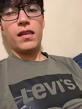 Victor01511 online show from April 4, 2026, 6:33 am