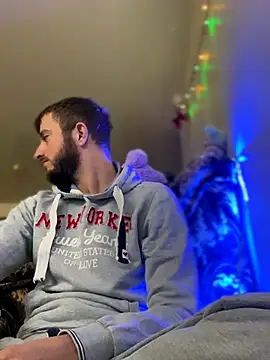 Snapshot of Grek32X chatting on December 2, 2025, 7:14 am Grek32X online show from December 2, 2025, 7:14 am