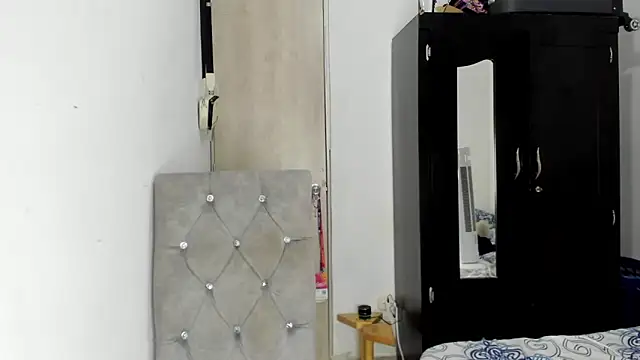 Snapshot of Darktemp_ chatting on May 3, 2026, 12:05 am Darktemp online show from May 3, 2026, 12:05 am