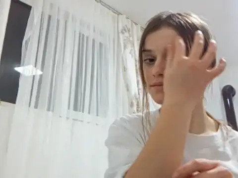 Snapshot of MildredVillareal chatting on December 5, 2025, 4:47 pm MildredVillareal online show from December 5, 2025, 4:47 pm