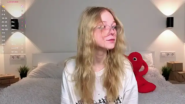 GhisllaineWestler online show from February 19, 2026, 4:30 am