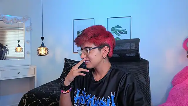 Snapshot of valeryevansvg chatting on December 5, 2025, 12:14 pm valeryevansvg online show from December 5, 2025, 12:14 pm