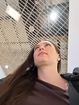 Snapshot of ZaraHill chatting on December 4, 2025, 3:49 am ZaraHill online show from December 4, 2025, 3:49 am