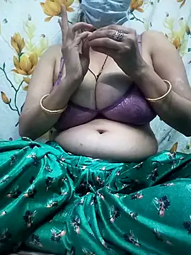 Snapshot of Ritika_Raniii chatting on December 17, 2025, 10:43 am Ritika Raniii online show from December 17, 2025, 10:43 am