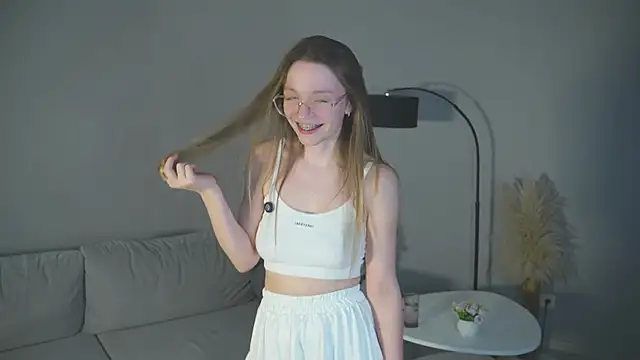 Snapshot of JaleesaIser chatting on December 2, 2025, 8:19 am JaleesaIser online show from December 2, 2025, 8:19 am