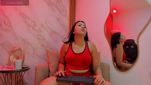 Snapshot of karen_sweet93 chatting on December 3, 2025, 11:30 am karen sweet93 online show from December 3, 2025, 11:30 am