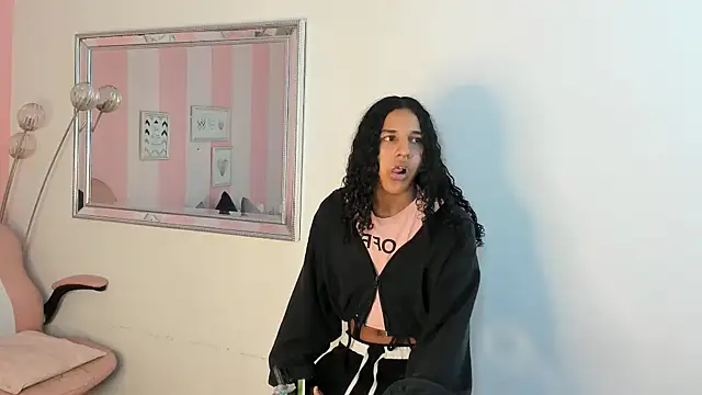 Amaia Monroe online show from February 24, 2026, 3:48 am