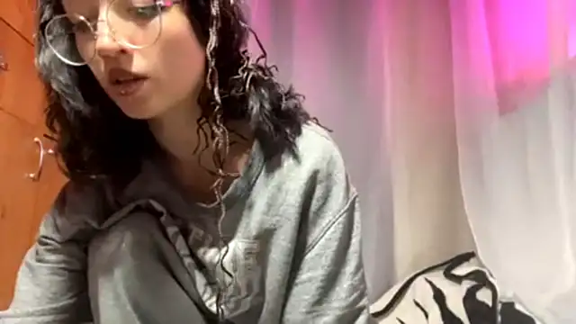 Snapshot of Raylli_Jorden chatting on December 5, 2025, 3:09 pm Raylli Jorden online show from December 5, 2025, 3:09 pm