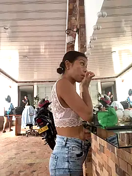 Snapshot of AnitaDuque chatting on December 2, 2025, 1:17 pm AnitaDuque online show from December 2, 2025, 1:17 pm