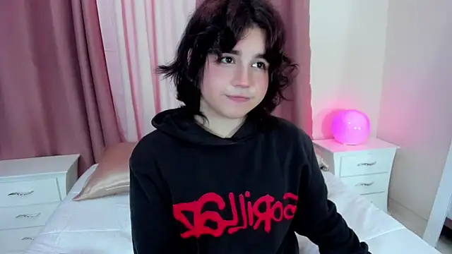 daniellesins2 online show from December 1, 2025, 12:54 pm