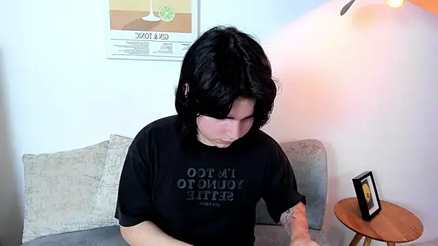 daniellesins2 online show from December 19, 2025, 8:38 pm