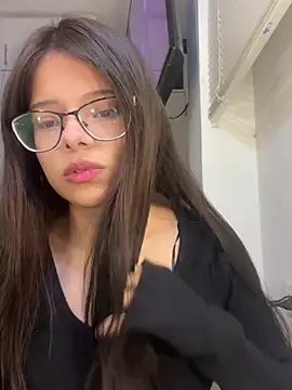 Snapshot of omifresita chatting on August 6, 2026, 8:44 pm omifresita online show from August 6, 2026, 8:44 pm