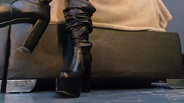 MilaDeRoux online show from February 19, 2026, 3:35 am