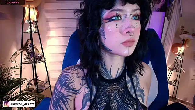 AryRousse online show from June 12, 2026, 4:44 am