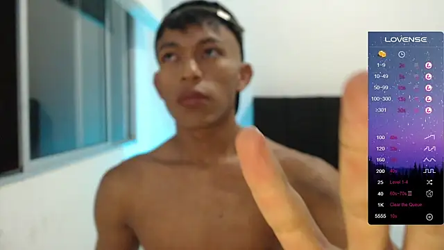 Snapshot of santinaughty chatting on December 3, 2025, 12:07 am santinaughty online show from December 3, 2025, 12:07 am