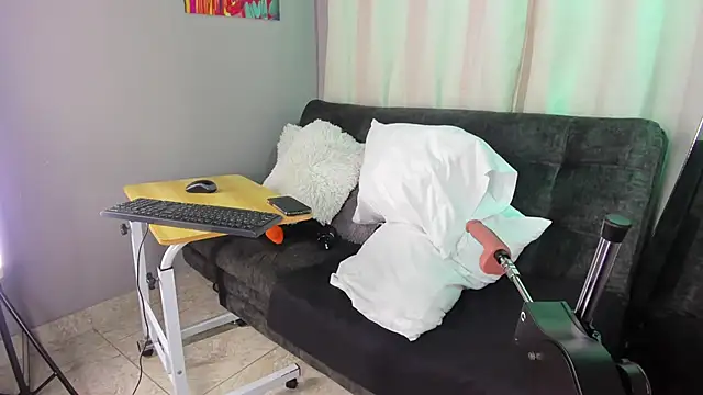 Snapshot of BonnieRitz chatting on December 2, 2025, 12:21 pm BonnieRitz online show from December 2, 2025, 12:21 pm