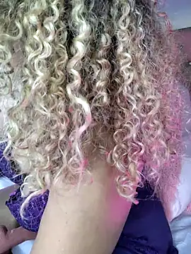 Snapshot of BonnieRitz chatting on December 15, 2025, 9:02 am BonnieRitz online show from December 15, 2025, 9:02 am