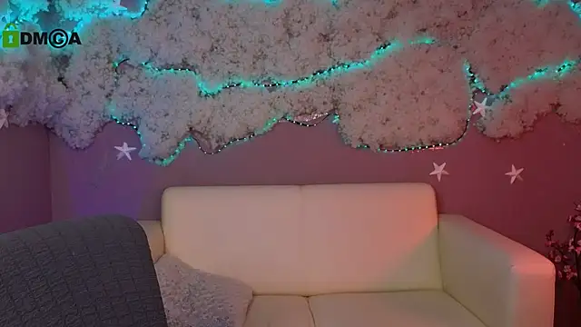 mikameovv online show from March 13, 2026, 9:32 pm