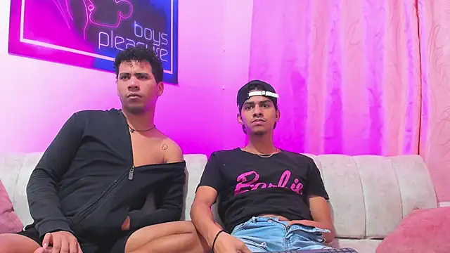 Snapshot of Peter_boys_1 chatting on December 16, 2025, 5:23 am Peter boys 1 online show from December 16, 2025, 5:23 am