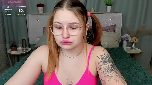 MilanaXHoney online show from February 8, 2026, 12:47 am