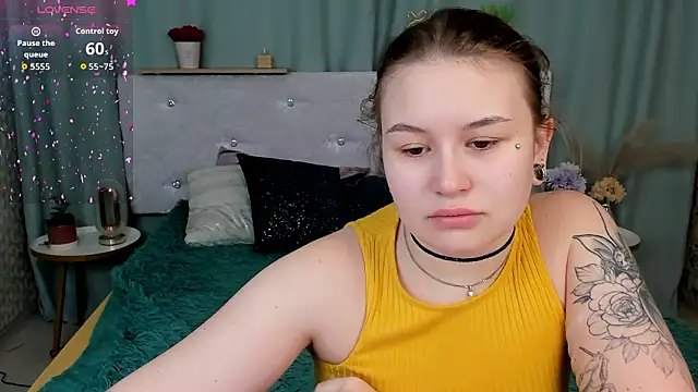 MilanaXHoney online show from February 24, 2026, 12:52 am