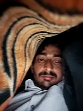 Snapshot of TwinklyBasket897 chatting on December 15, 2025, 5:39 pm TwinklyBasket897 online show from December 15, 2025, 5:39 pm