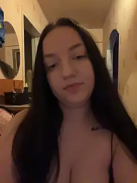 DianazLove1 online show from January 5, 2026, 8:12 pm